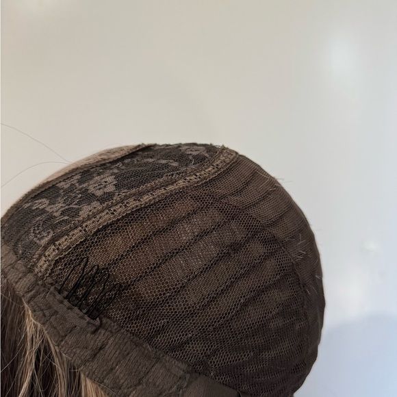 WIG Ombre Light  Blonde Wig with Dark Roots  front  Closure lace - natural look - Picture 4 of 9